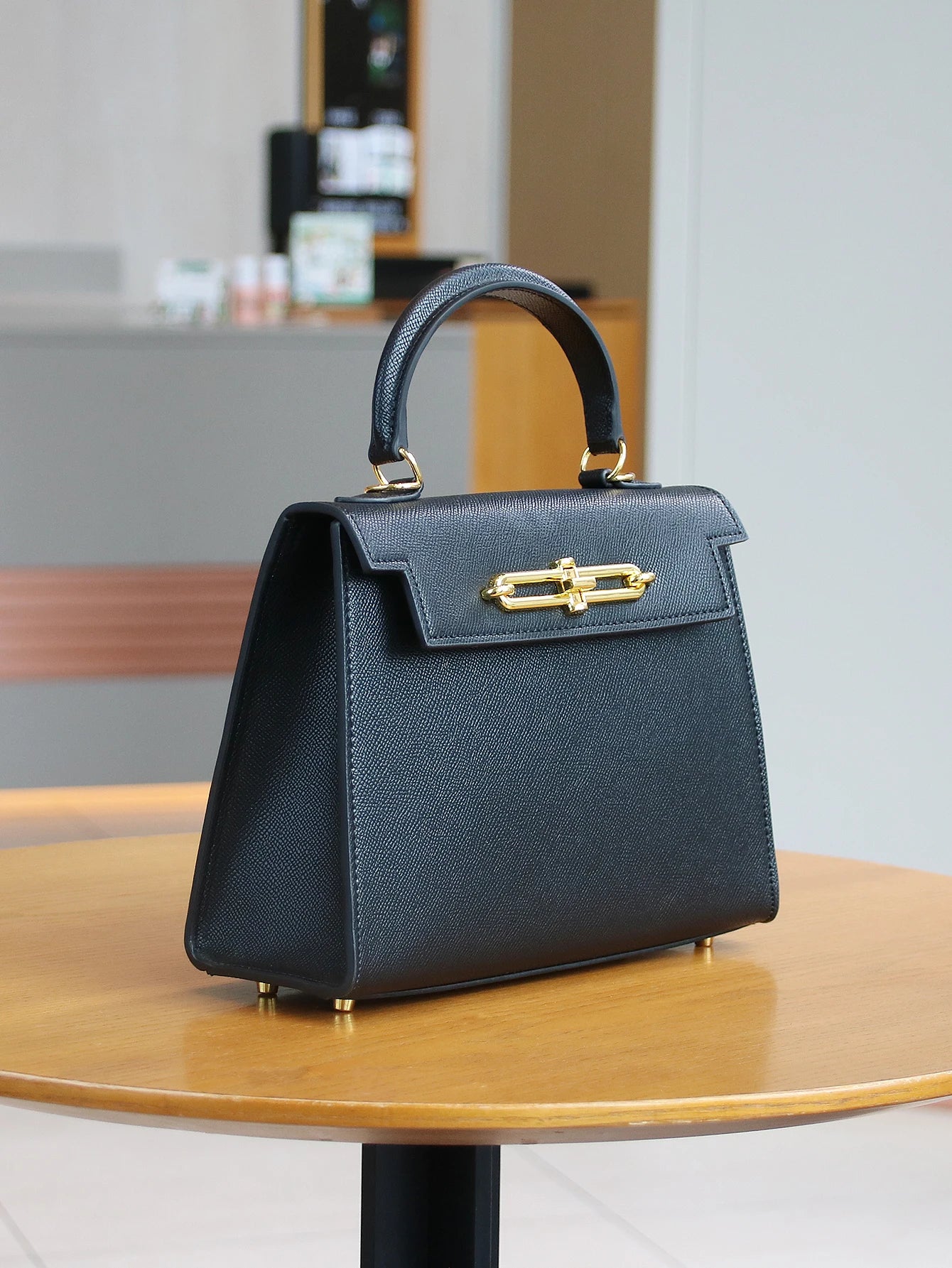 high-end portable small bag commuter light