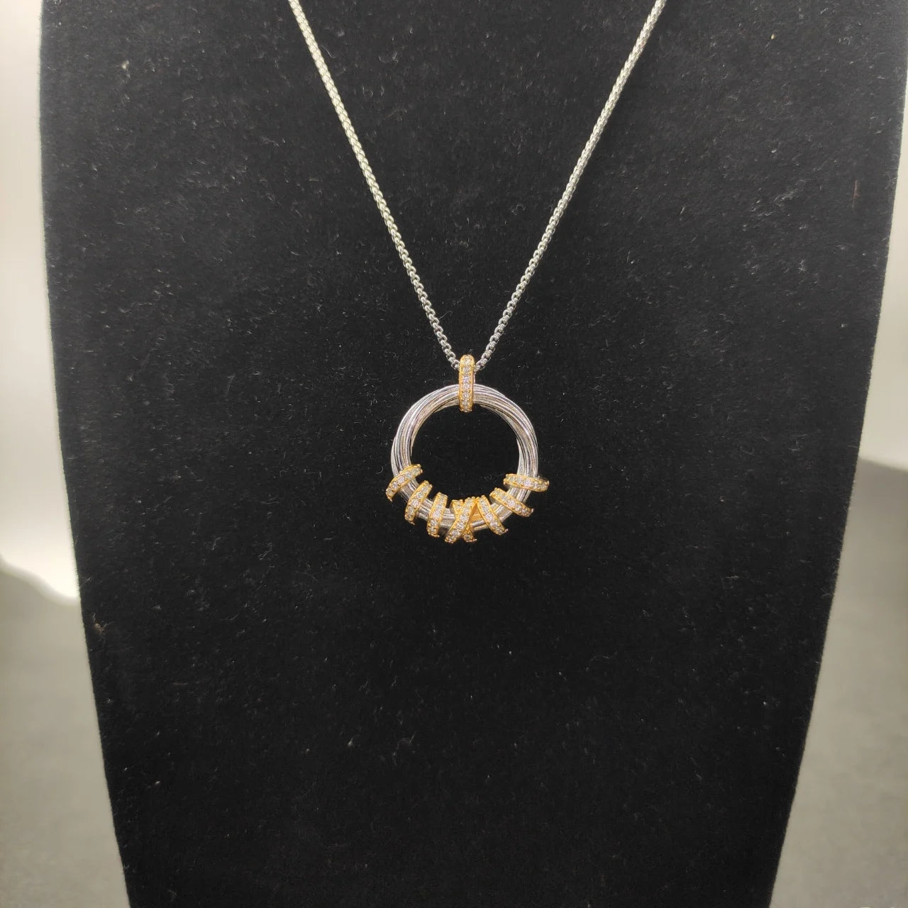 Fashion Retro Round Pendant Necklace