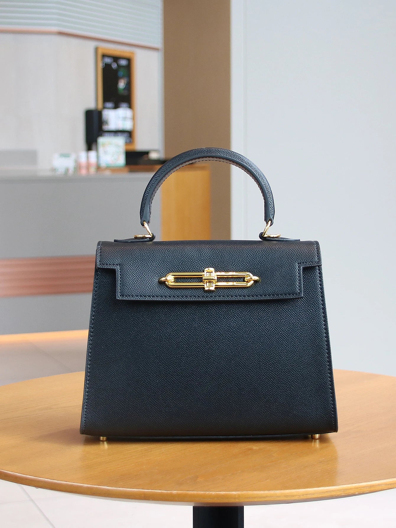 high-end portable small bag commuter light