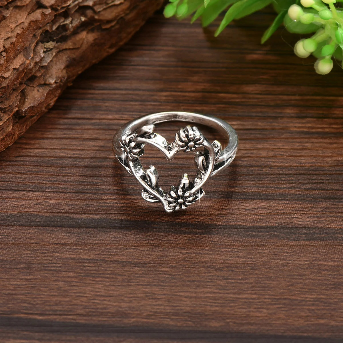 Women's Ring,, Love Design,