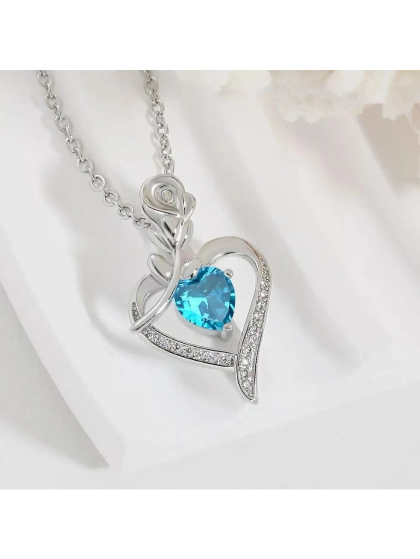 Heart shaped Pendant Necklace