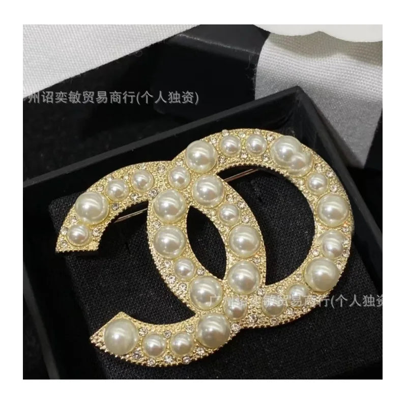 Pearl Broach Versatile  Pin